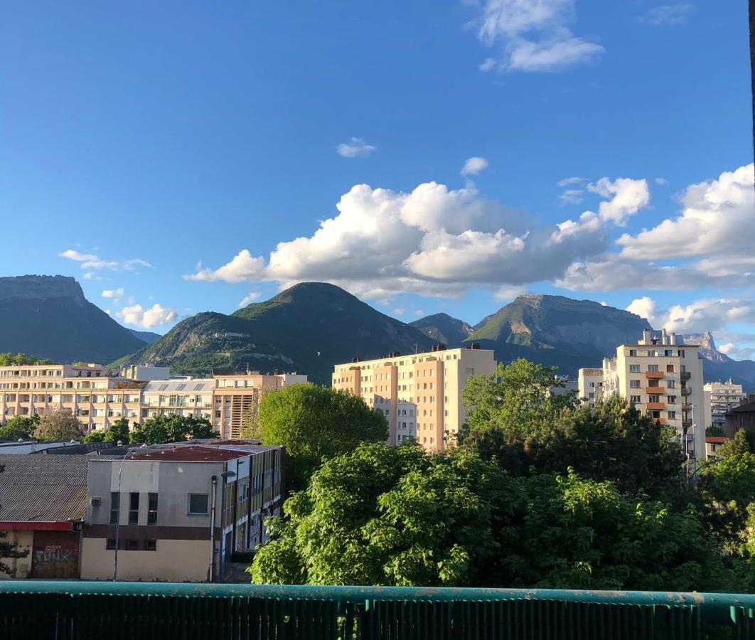 Logement Entier Grenoble Avec Vue Sur La Bastilleアパートメント エクステリア 写真